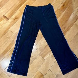 BB Dakota Blue lounge pants - Medium.
